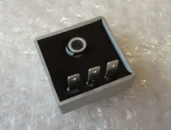 SPÆNDINGS REGULATOR, 6 VOLT ANLÆG