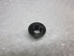 SVINGHJULS MØTRIK M10 X 1 MM. SOM ORIGINALT - SORT