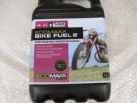 ECOMAXX FÆRDIGBLANDET BENZIN 2,5% 20 LITER. Perfekt til knallert turen